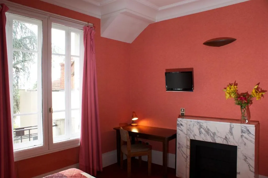 Hôtel Le Lyon Bron France