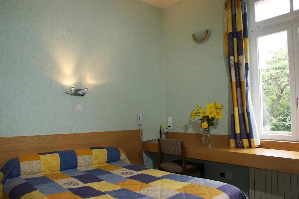 Hôtel Le Lyon Bron 2*,